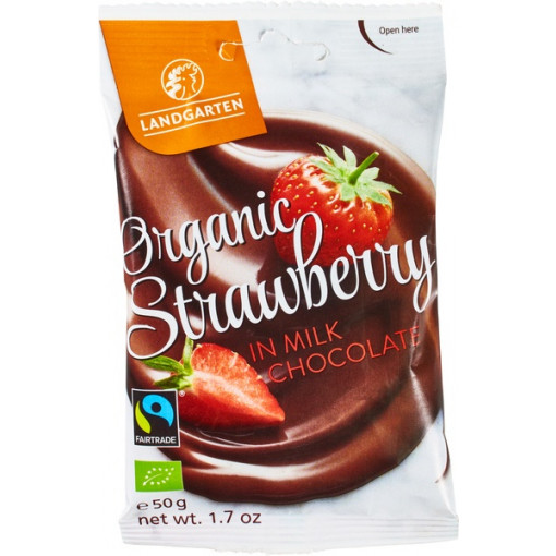Strawberry In Milk Chocolate van Landgarten